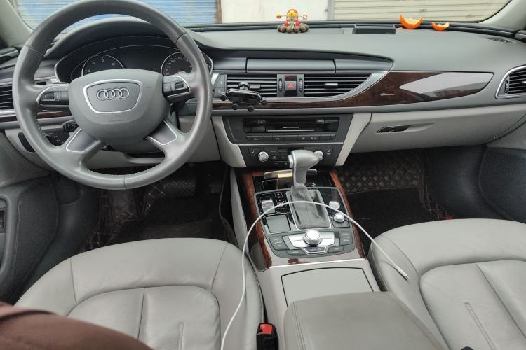 Used Audi A6L 2014 30 FSI Comfort Model Center Console