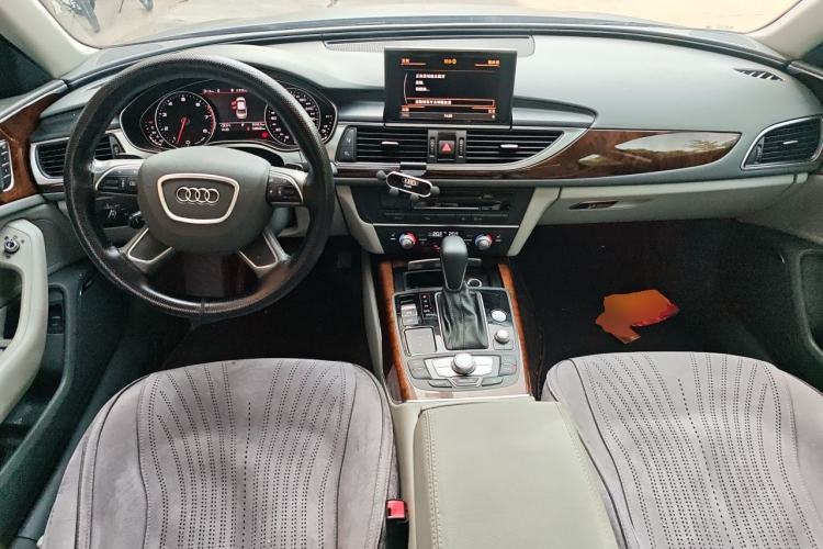 Used Audi A6L 2014 30 FSI Luxury Model Center Console