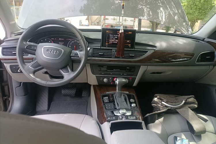 Used Audi A6L 2014 TFSI Standard Model Center Console