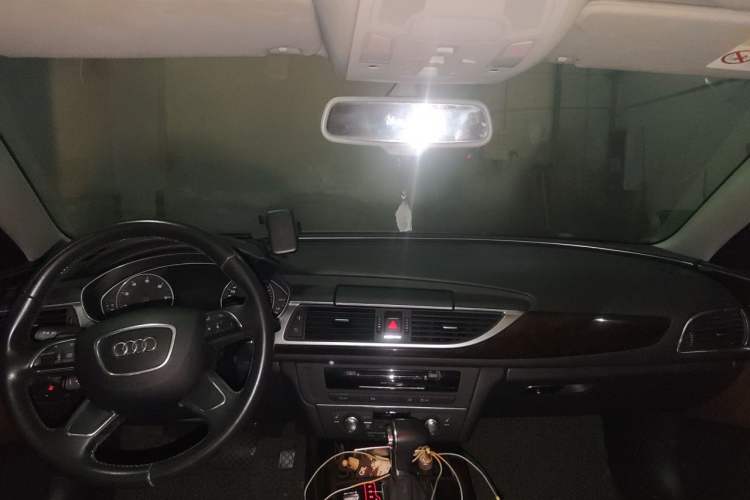 Used Audi A6L 2014 30 FSI Comfort Model Center Console