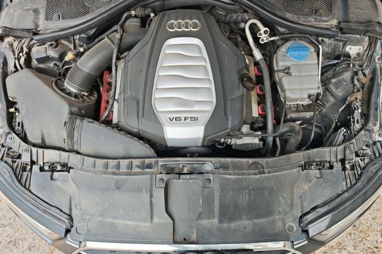 Used Audi A6L 2014 30 FSI Luxury Model Engine Bay