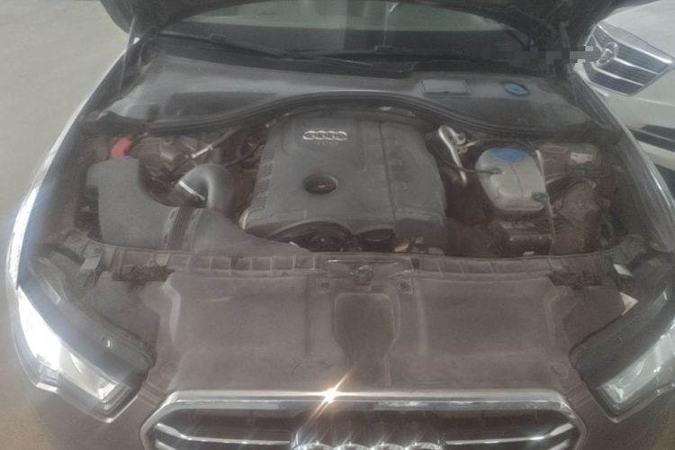 Used Audi A6L 2014 TFSI Standard Model Engine Bay