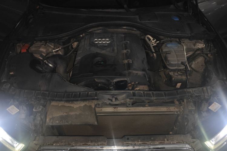 Used Audi A6L 2014 TFSI Standard Model Engine Bay