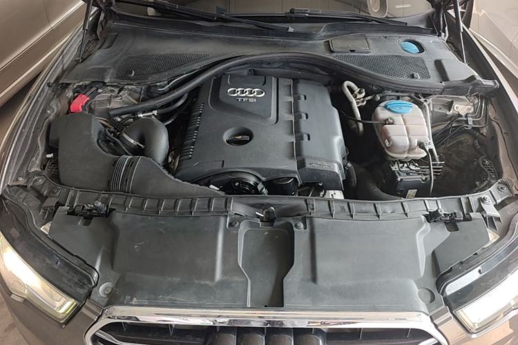 Used Audi A6L 2014 TFSI Standard Model Engine Bay