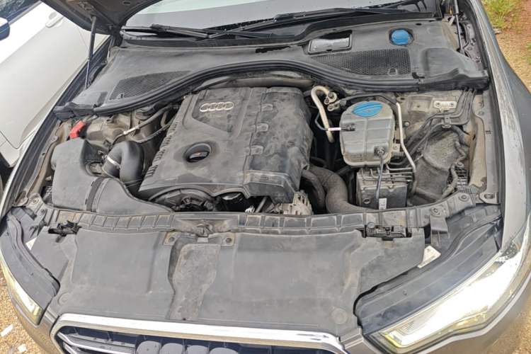 Used Audi A6L 2014 TFSI Standard Model Engine Bay
