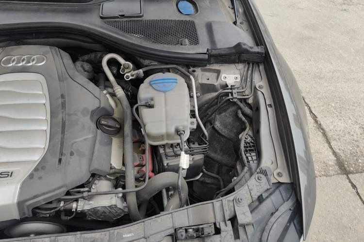 Used Audi A6L 2014 30 FSI Comfort Model Engine Bay Left
