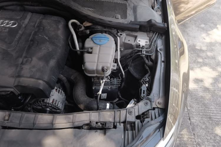 Used Audi A6L 2014 TFSI Standard Model Engine Bay Left