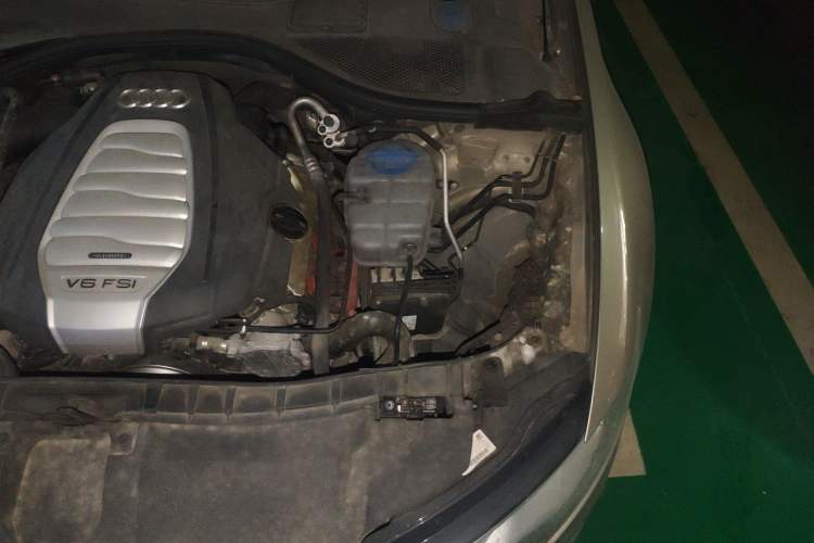 Used Audi A6L 2014 30 FSI Comfort Model Engine Bay Left