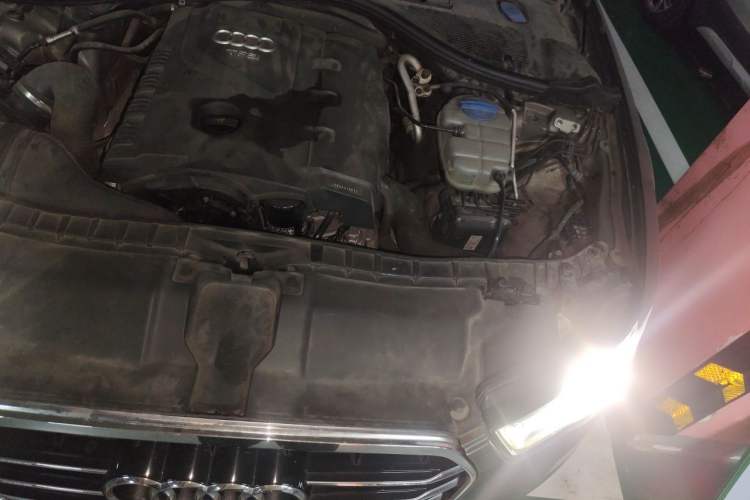 Used Audi A6L 2014 TFSI Standard Model Engine Bay Left