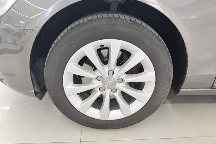 Used Audi A6L 2014 TFSI Comfort Model Left Front Wheel Hub