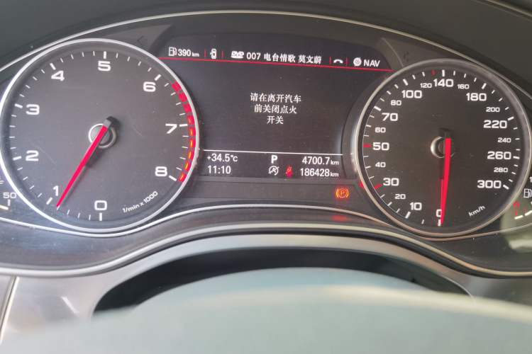 Used Audi A6L 2014 TFSI Standard Model Odometer Close Up
