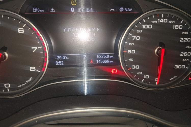 Used Audi A6L 2014 TFSI Standard Model Odometer Close Up