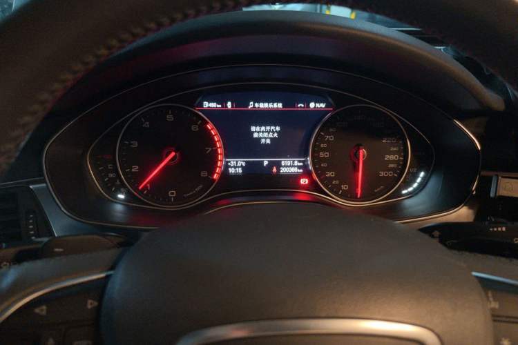 Used Audi A6L 2014 TFSI Standard Model Odometer Close Up
