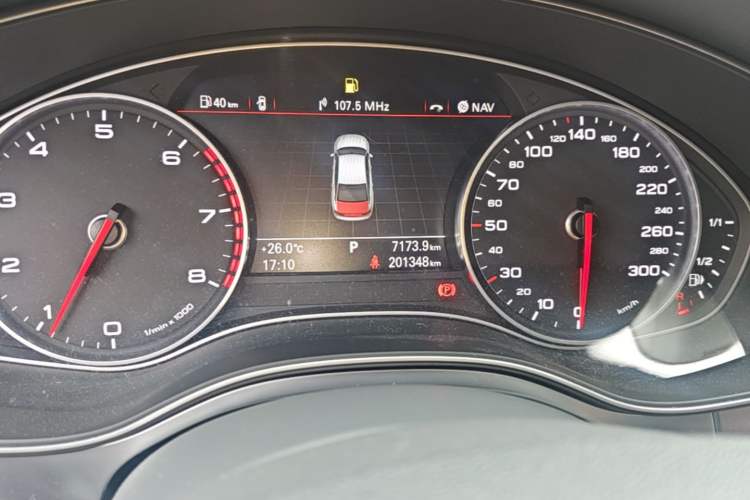 Used Audi A6L 2014 TFSI Standard Model Odometer Close Up