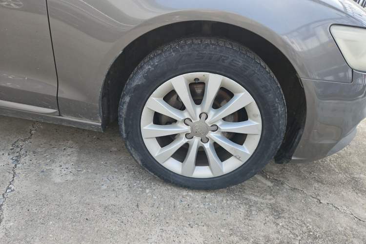 Used Audi A6L 2014 TFSI Standard Model Right Front Wheel Hub