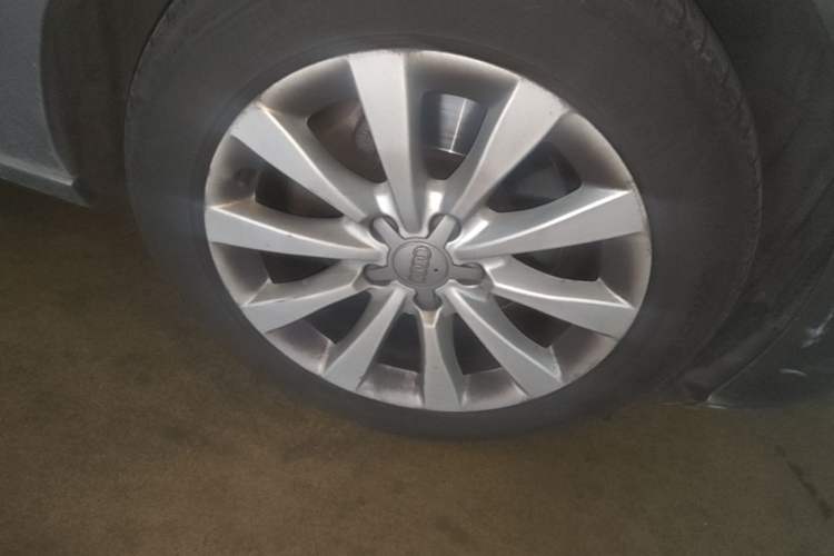 Used Audi A6L 2014 TFSI Standard Model Right Front Wheel Hub