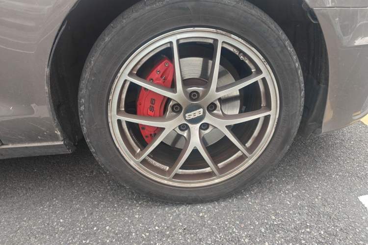 Used Audi A6L 2014 TFSI Standard Model Right Front Wheel Hub