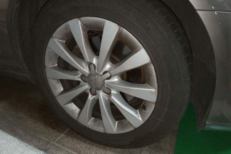 Used Audi A6L 2014 TFSI Standard Model Right Front Wheel Hub