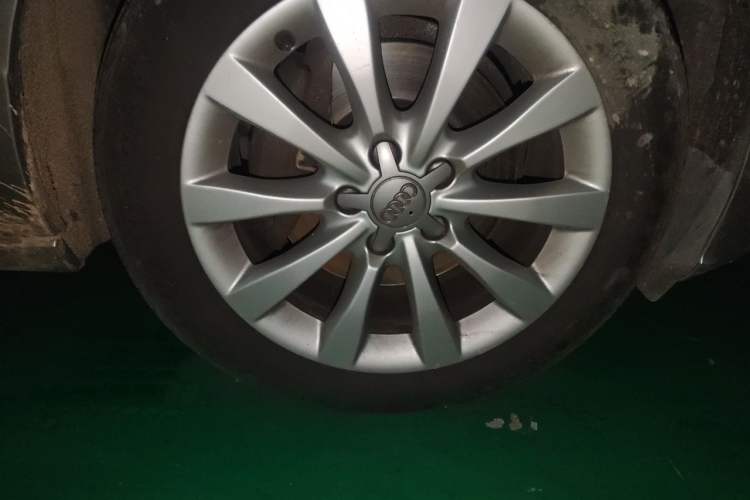 Used Audi A6L 2014 30 FSI Comfort Model Right Front Wheel Hub