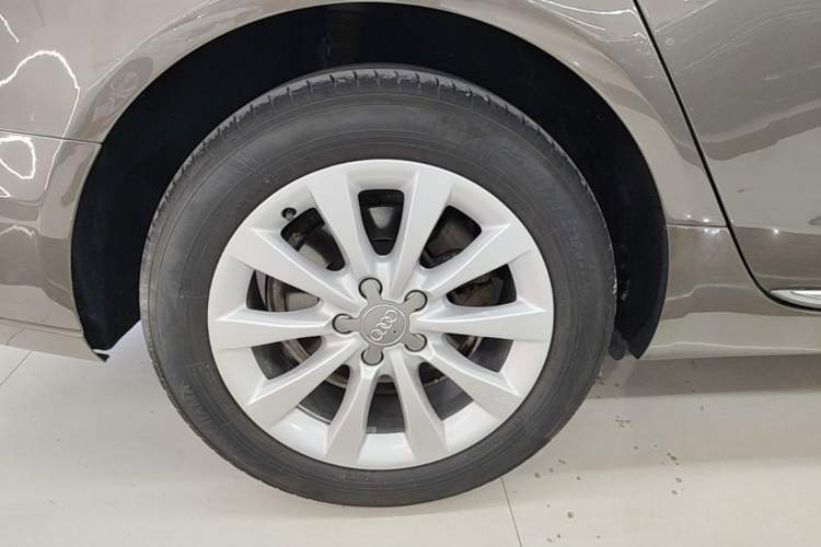Used Audi A6L 2014 TFSI Comfort Model Right Rear Wheel Hub