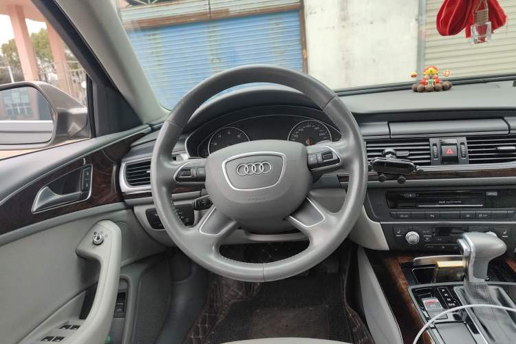 Used Audi A6L 2014 30 FSI Comfort Model Steering Wheel