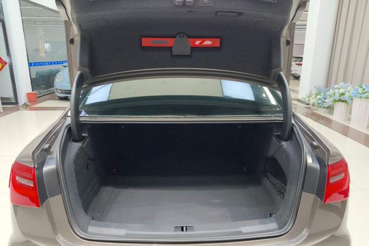 Used Audi A6L 2014 TFSI Comfort Model Trunk