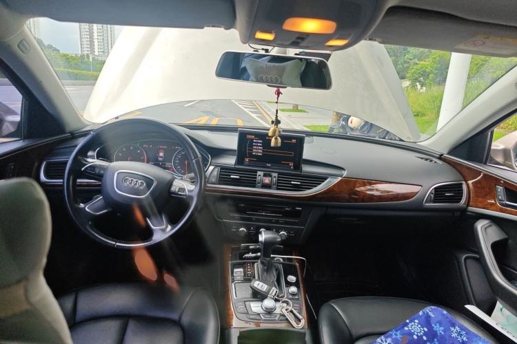 Used Audi A6L 2014 30 FSI Technology Model Center Console