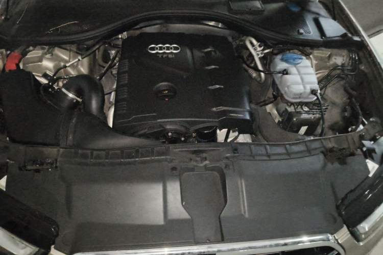Used Audi A6L 2014 TFSI Standard Model Engine Bay