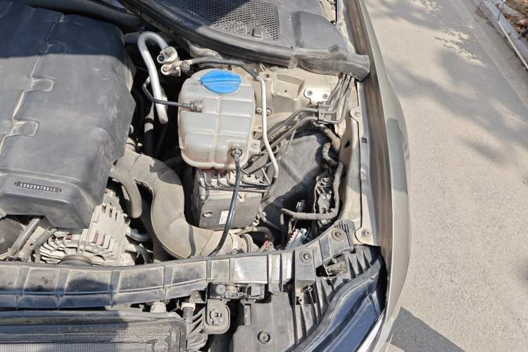 Used Audi A6L 2014 TFSI Standard Model Engine Bay Left