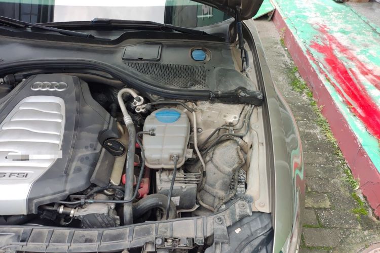 Used Audi A6L 2014 30 FSI Comfort Model Engine Bay Left