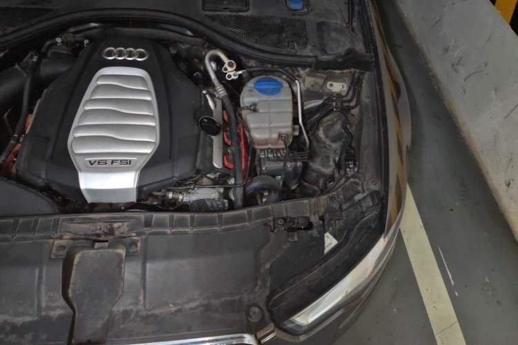 Used Audi A6L 2014 30 FSI Comfort Model Engine Bay Left