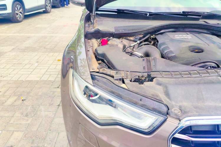 Used Audi A6L 2014 TFSI Standard Model Engine Bay Right