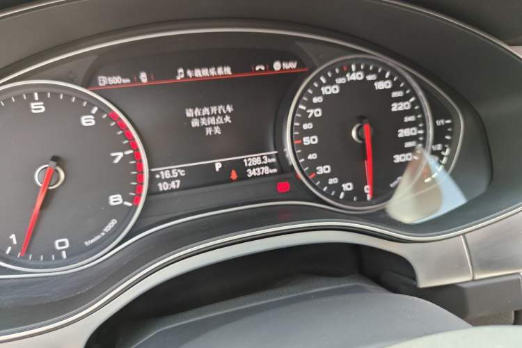 Used Audi A6L 2014 TFSI Standard Model Odometer Close Up