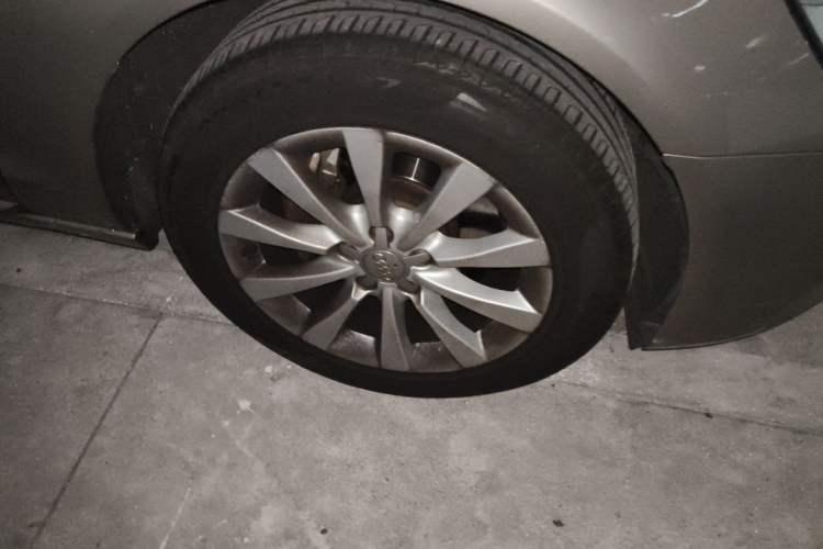 Used Audi A6L 2014 TFSI Standard Model Right Front Wheel Hub
