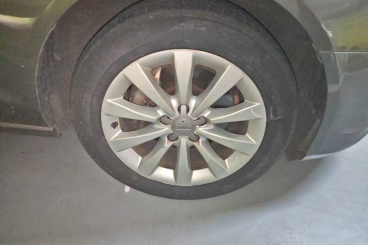 Used Audi A6L 2014 30 FSI Comfort Model Right Front Wheel Hub