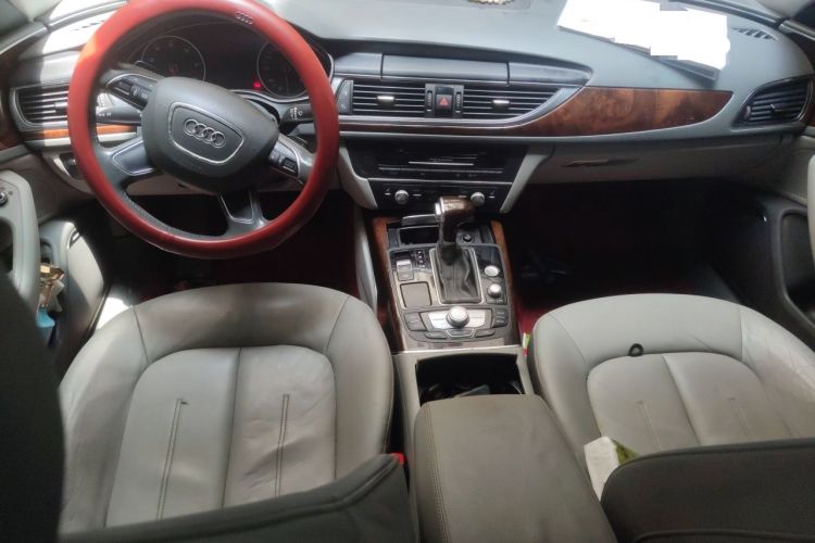 Used Audi A6L 2014 30 FSI Luxury Model Center Console