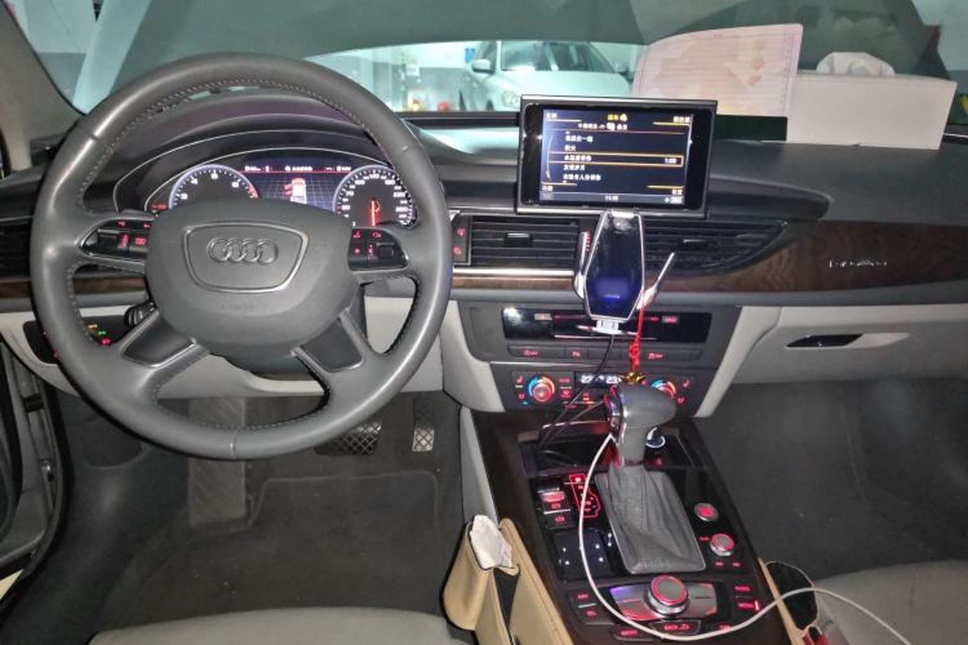Used Audi A6L 2014 35 FSI quattro Luxury Model Center Console