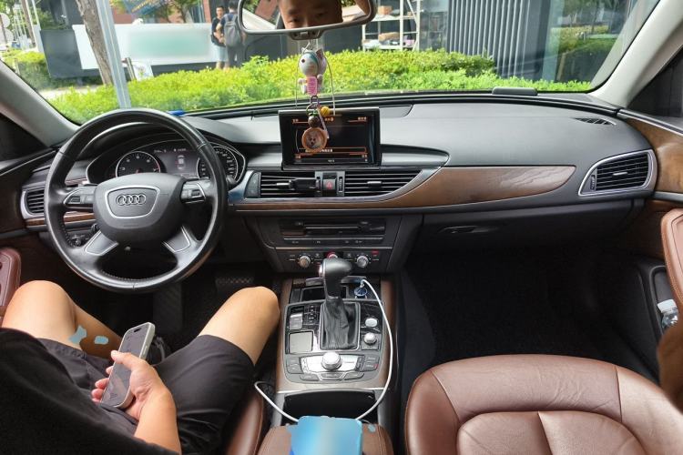 Used Audi A6L 2014 30 FSI Technology Model Center Console