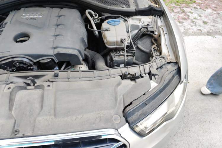 Used Audi A6L 2014 TFSI Standard Model Engine Bay Left