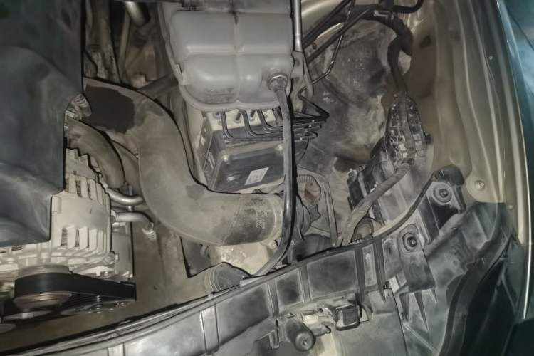 Used Audi A6L 2014 TFSI Standard Model Engine Bay Left