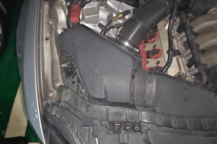 Used Audi A6L 2014 35 FSI quattro Luxury Model Engine Bay Right
