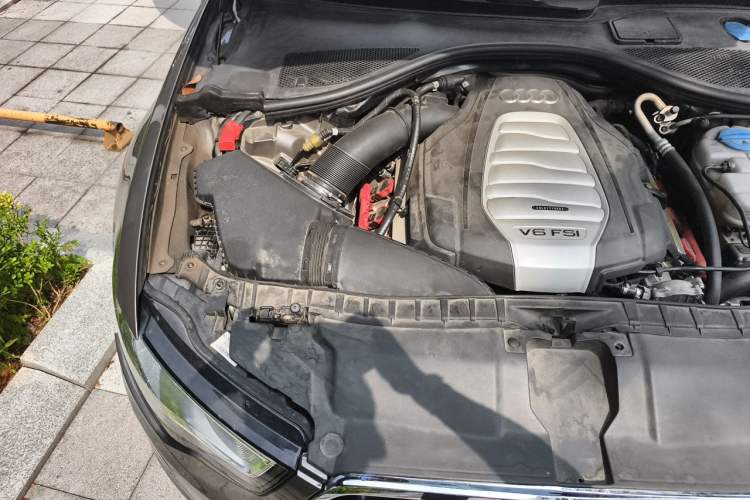 Used Audi A6L 2014 30 FSI Technology Model Engine Bay Right