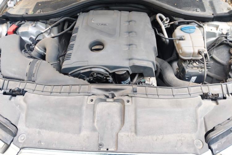 Used Audi A6L 2014 TFSI Standard Model Engine Bay