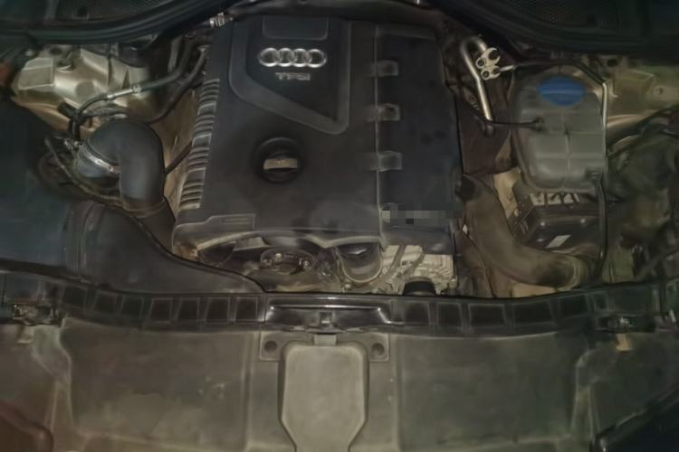 Used Audi A6L 2014 TFSI Standard Model Engine Bay