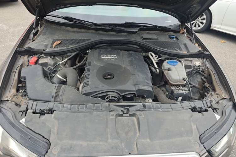 Used Audi A6L 2014 TFSI Standard Model Engine Bay