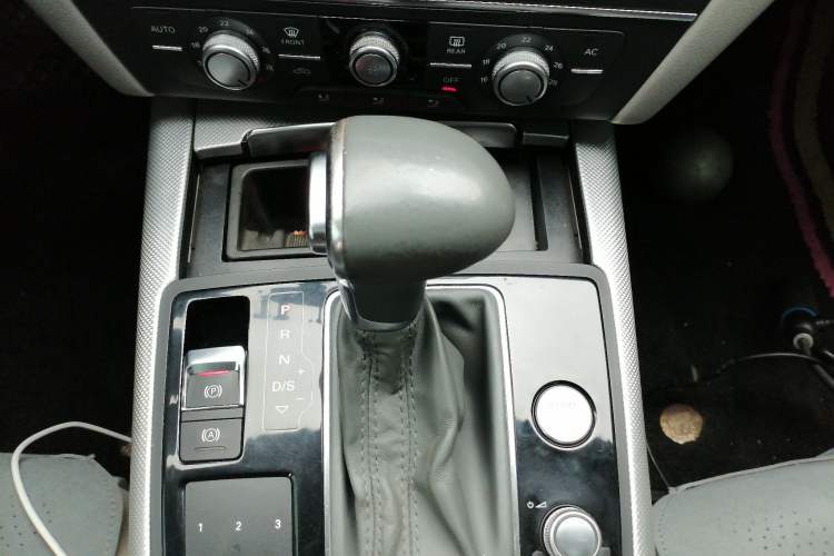 Used Audi A6L 2014 TFSI Standard Model Gear Lever