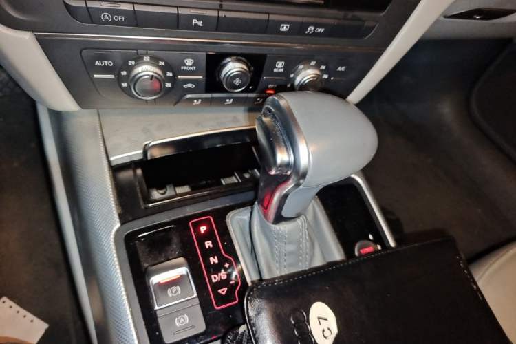 Used Audi A6L 2014 TFSI Standard Model Gear Lever