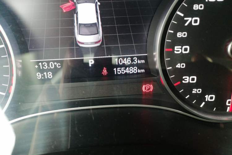 Used Audi A6L 2014 TFSI Standard Model Odometer Close Up