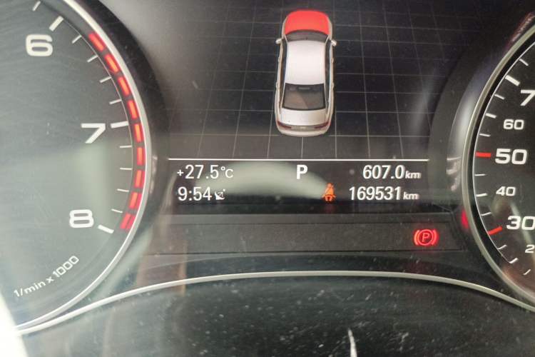 Used Audi A6L 2014 TFSI Standard Model Odometer Close Up