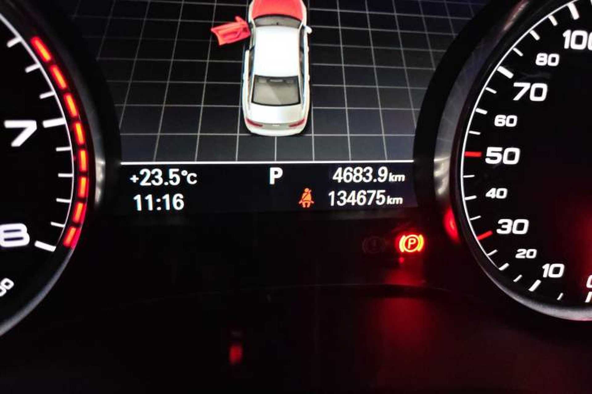 Used Audi A6L 2014 35 FSI quattro Luxury Model Odometer Close Up